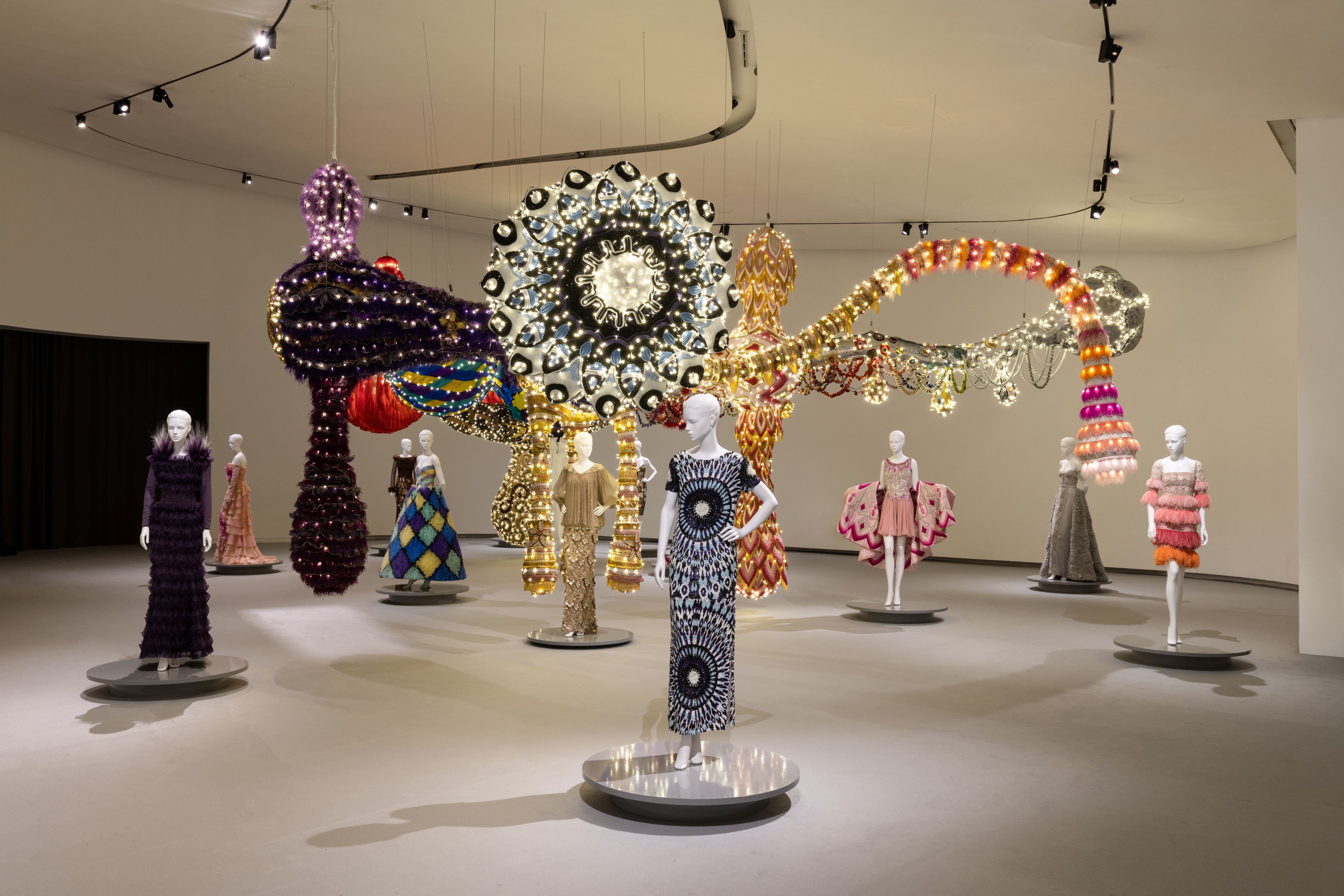 10 Valentino dresses and Joana Vasconcelo's installation